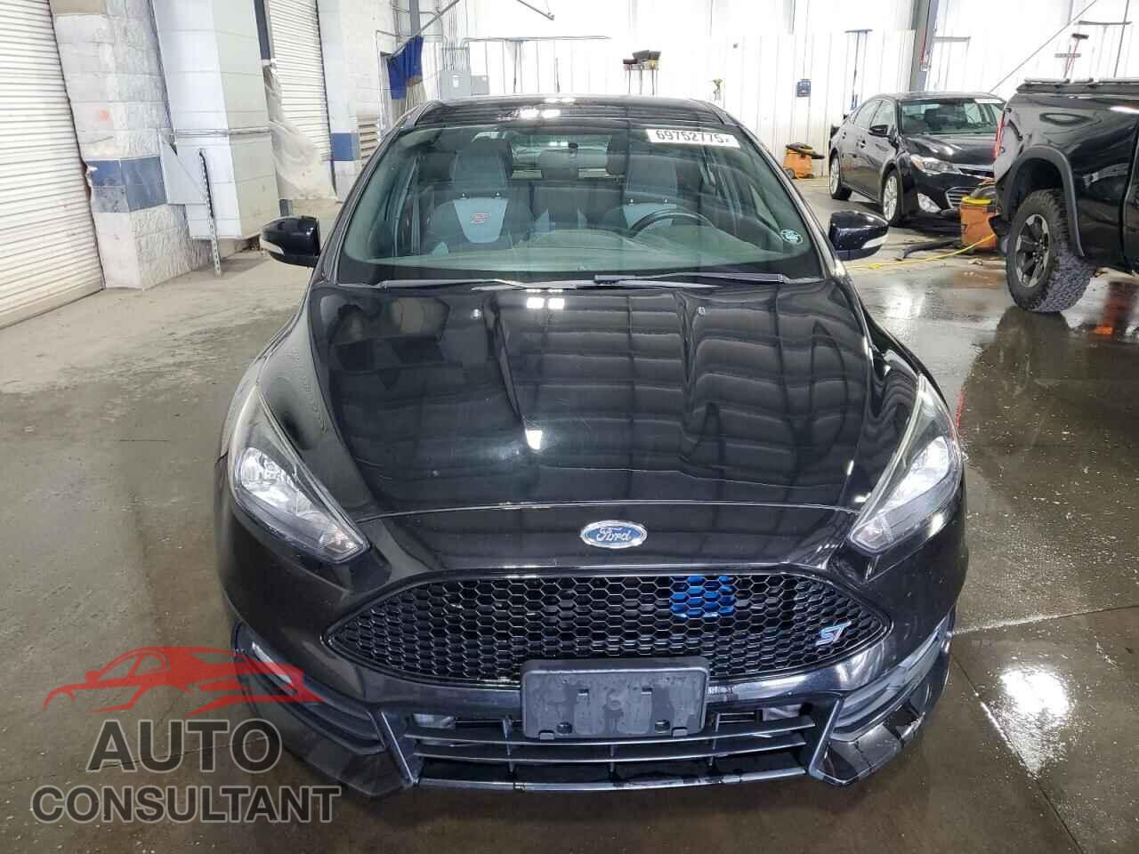 FORD FOCUS 2017 - 1FADP3L92HL271022