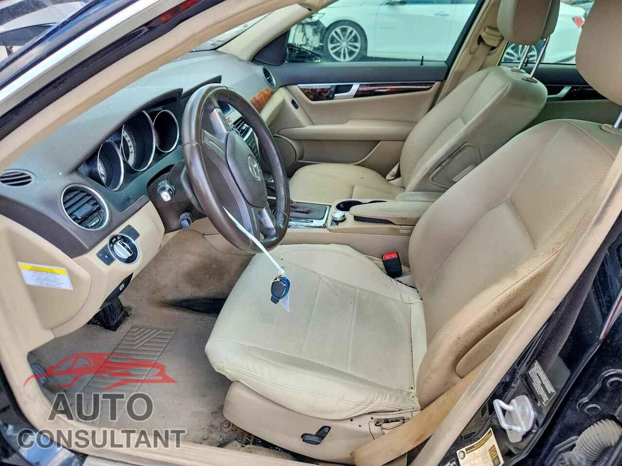 MERCEDES-BENZ C-CLASS 2013 - WDDGF4HB2DA803733