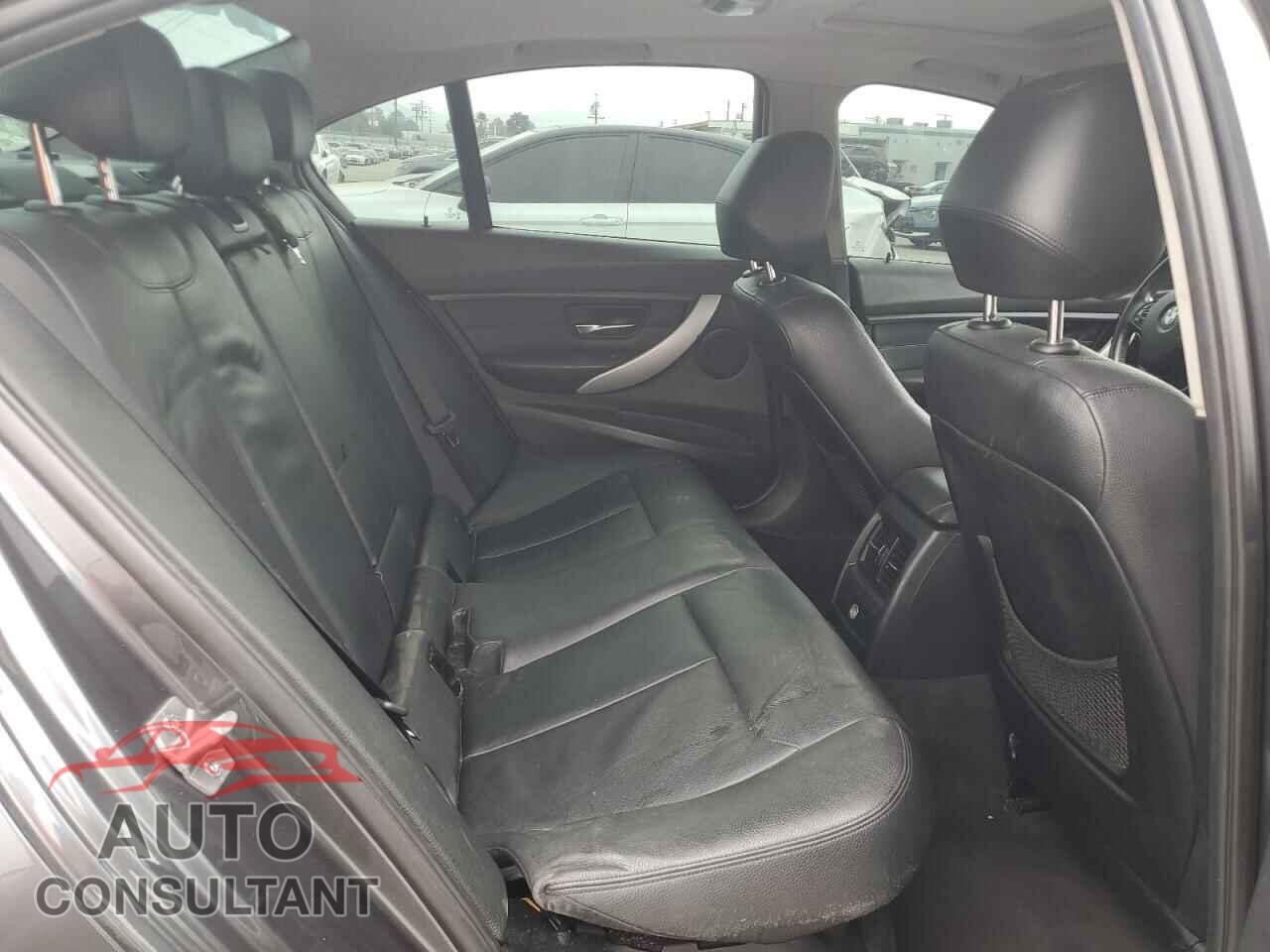 BMW 3 SERIES 2013 - WBA3C1C55DF436036