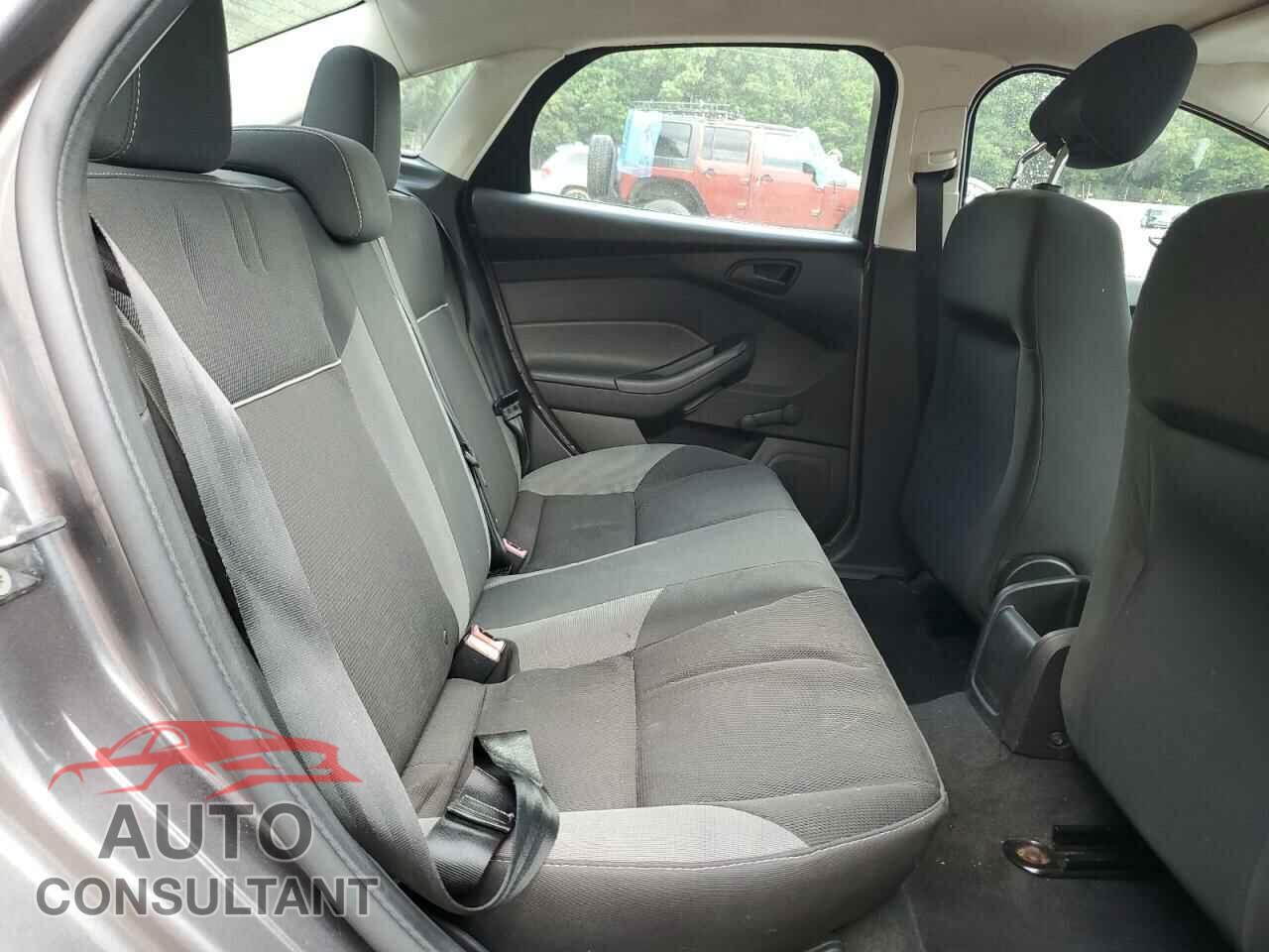 FORD FOCUS 2013 - 1FADP3E26DL330972
