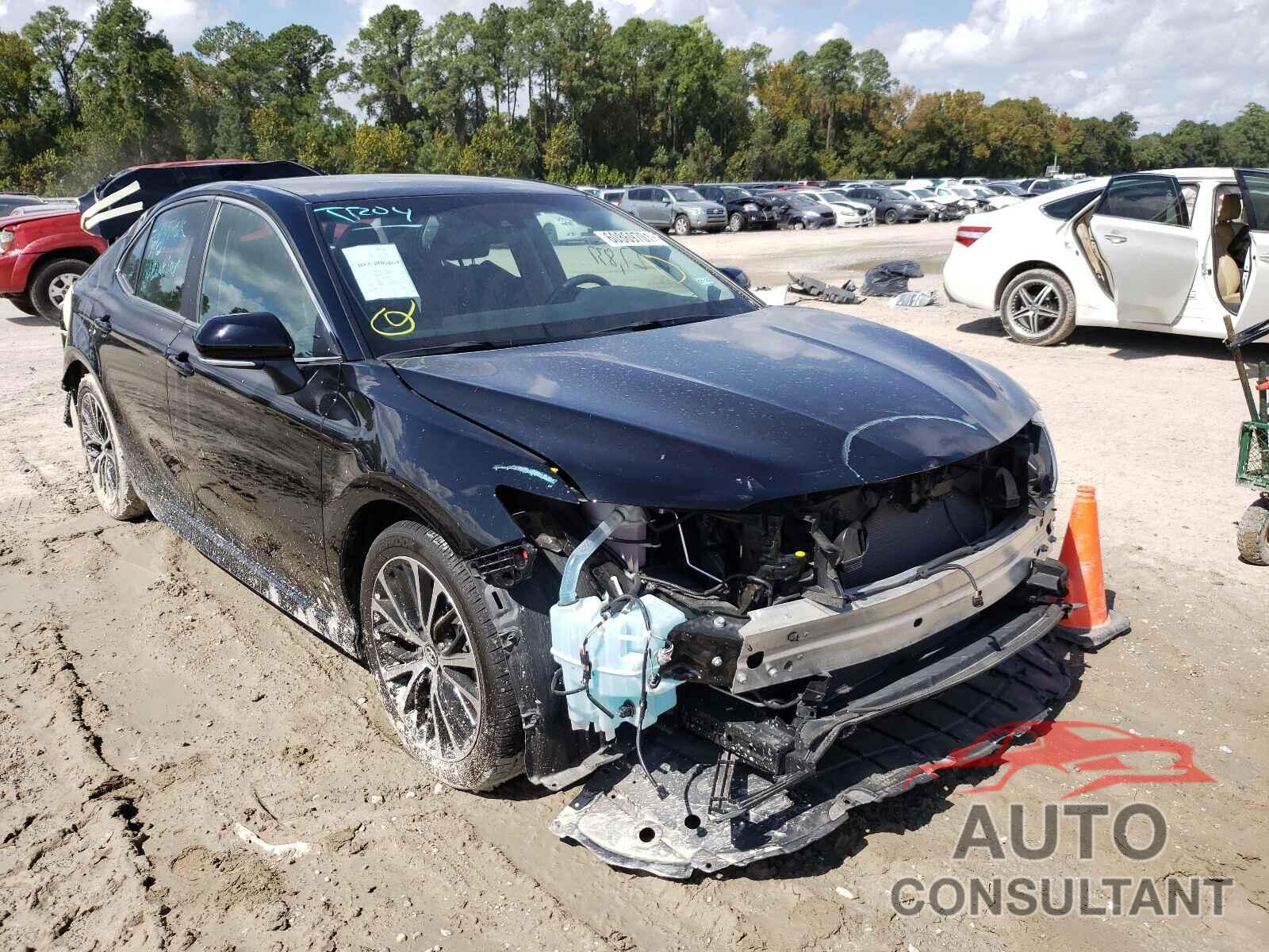 TOYOTA CAMRY 2018 - 4T1B11HK9JU073410