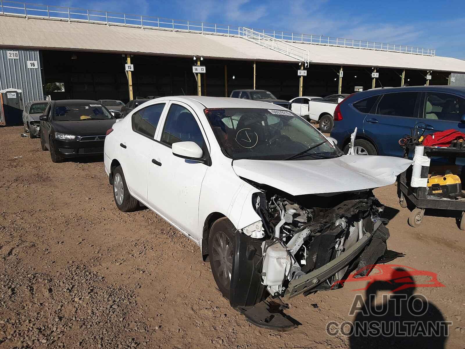 NISSAN VERSA 2018 - 3N1CN7AP6JL842805