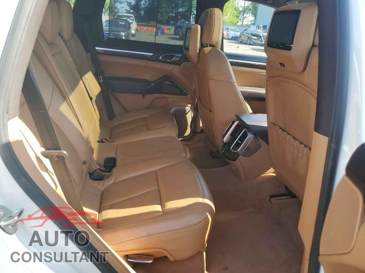 PORSCHE CAYENNE 2012 - WP1AE2A25CLA90443