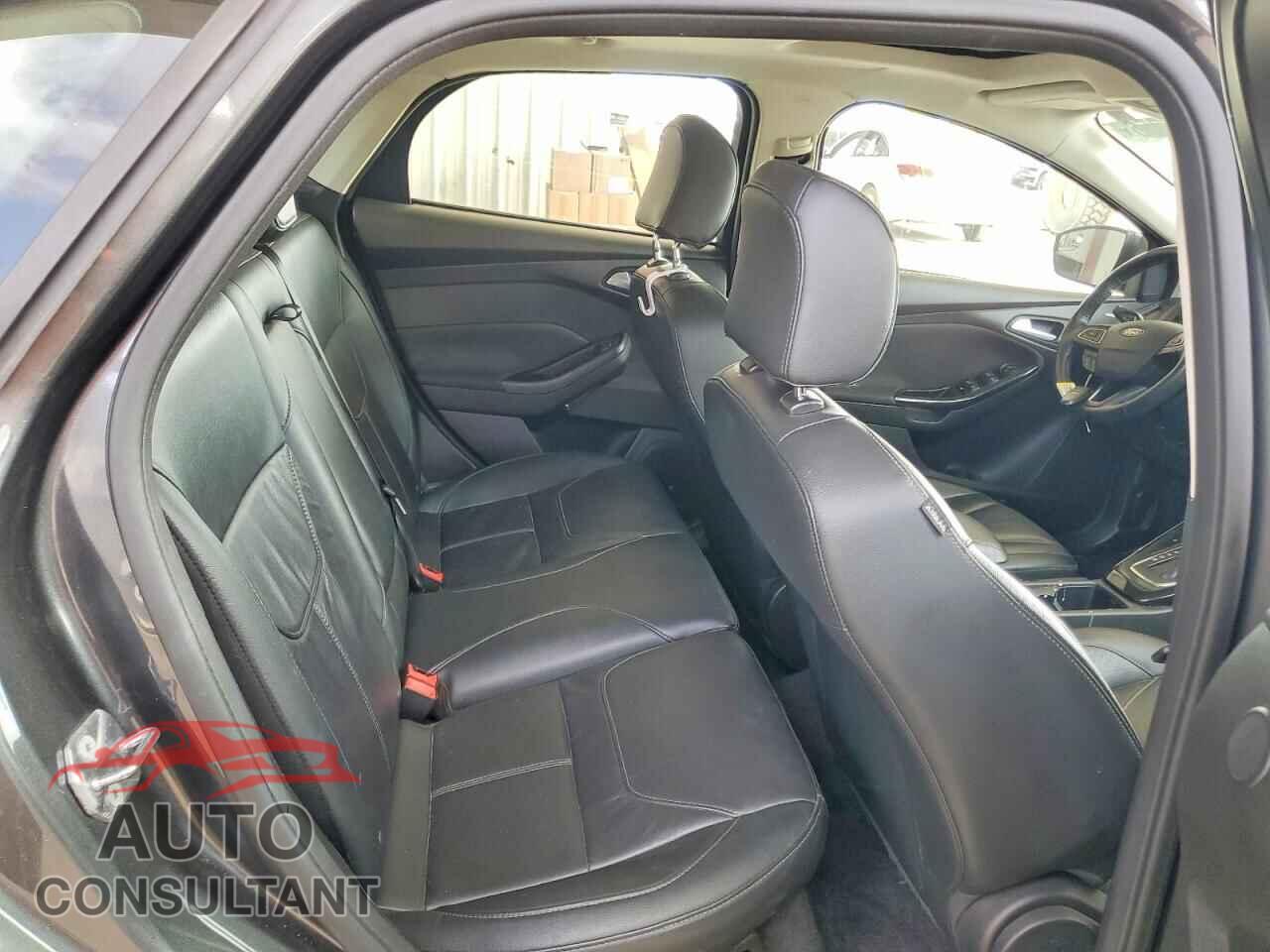 FORD FOCUS 2017 - 1FADP3N24HL230276