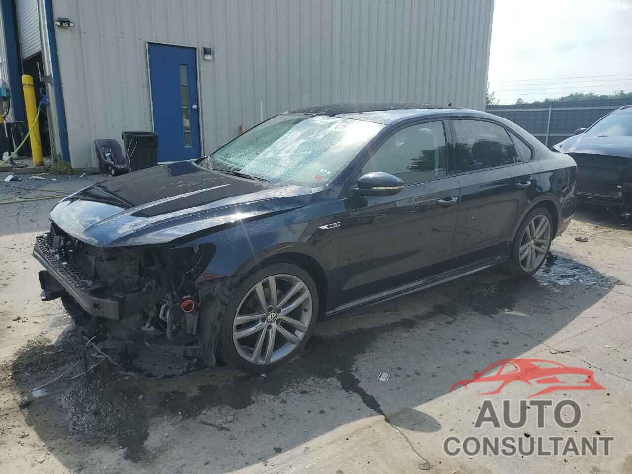 VOLKSWAGEN PASSAT 2018 - 1VWAA7A31JC015932