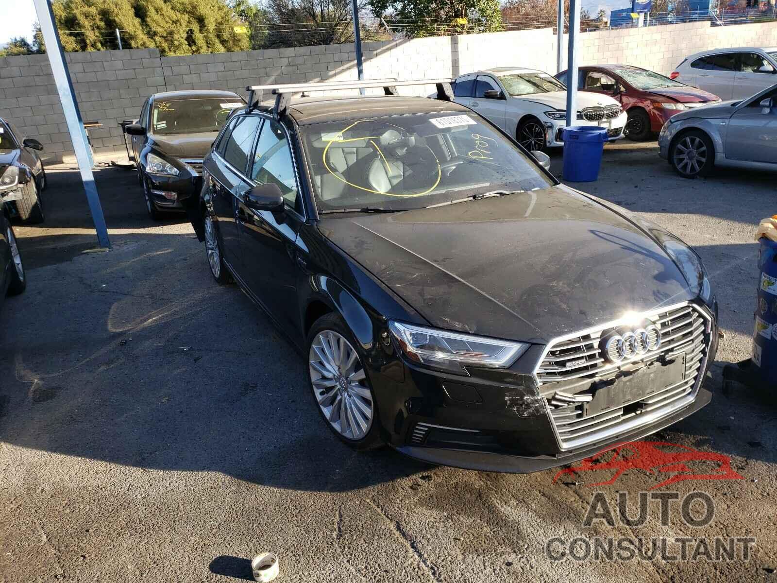 AUDI A3 2017 - WAUTPBFF0HA036483