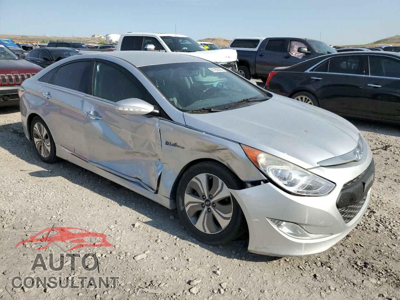 HYUNDAI SONATA 2013 - KMHEC4A49DA090203