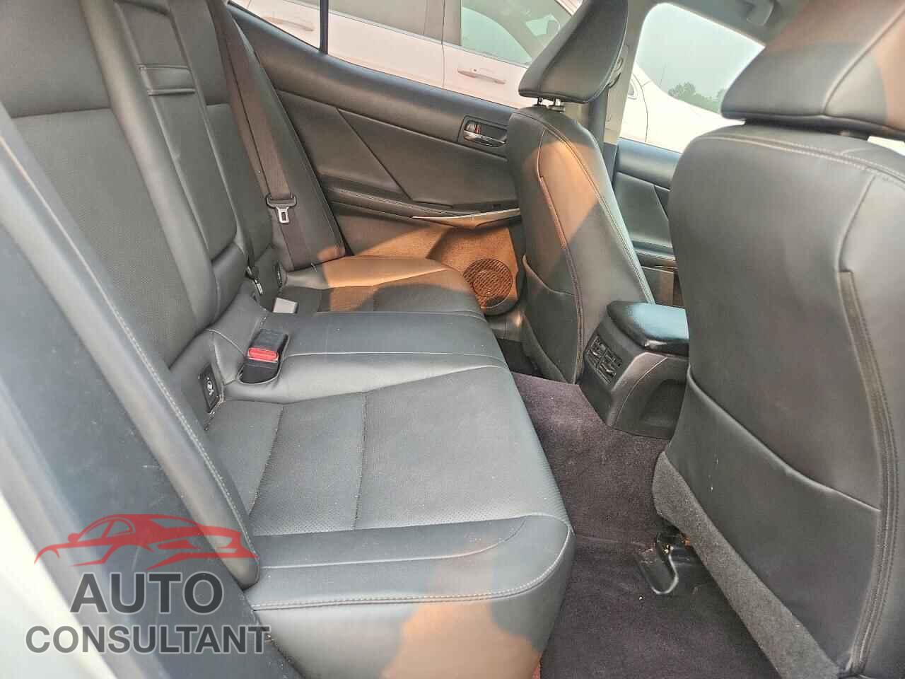 LEXUS IS 2014 - JTHBF1D29E5024511