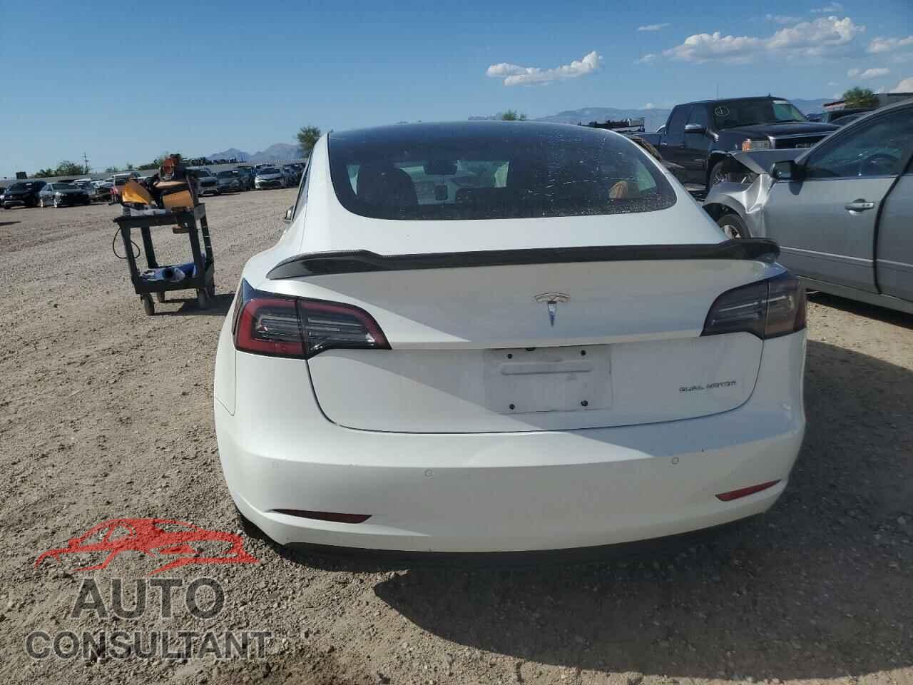 TESLA MODEL 3 2018 - 5YJ3E1EB0JF088954