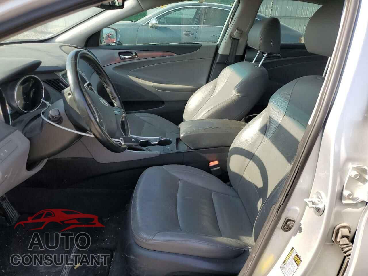 HYUNDAI SONATA 2013 - KMHEC4A49DA090203