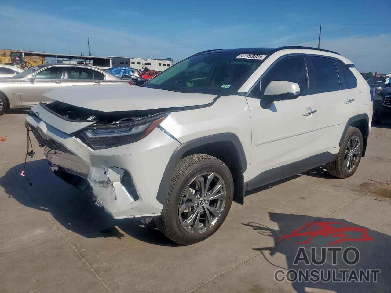 TOYOTA RAV4 2024 - JTMD6RFV6RJ063425