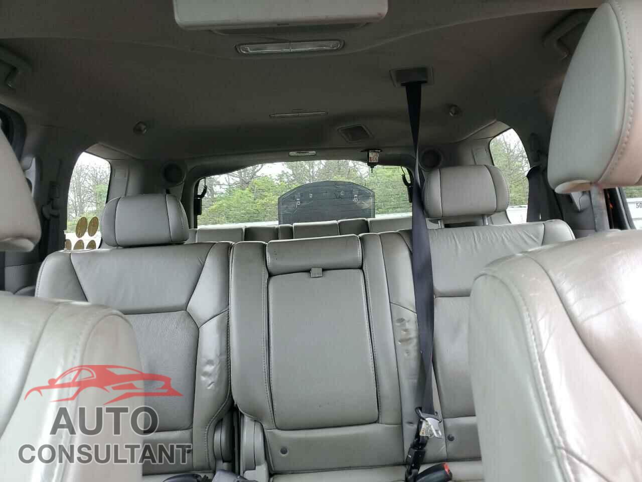 HONDA PILOT 2011 - 5FNYF4H60BB049012