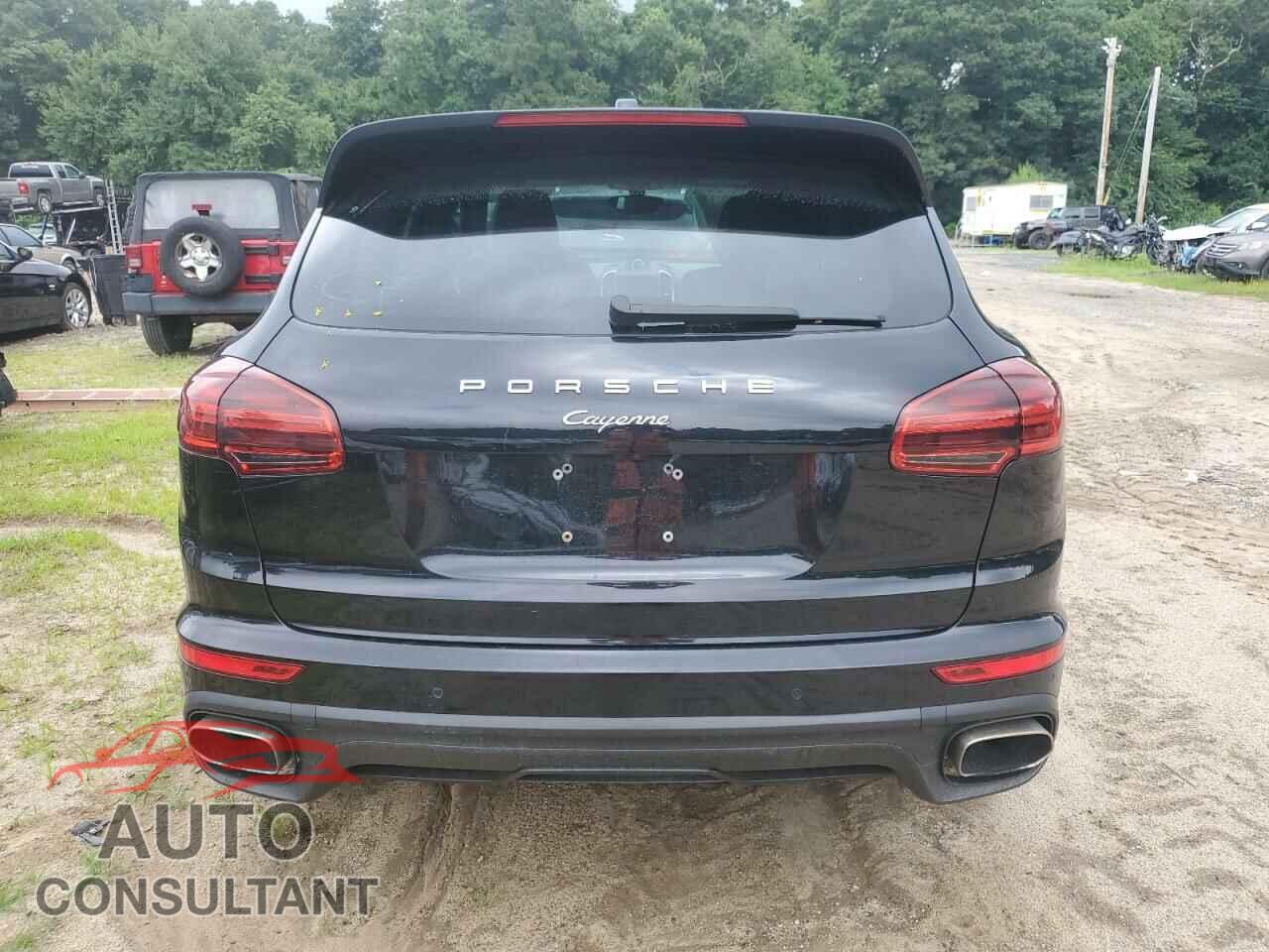 PORSCHE CAYENNE 2016 - WP1AA2A29GKA10858