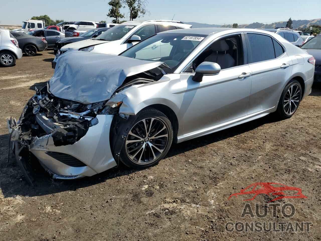 TOYOTA CAMRY 2018 - 4T1B11HK7JU617550