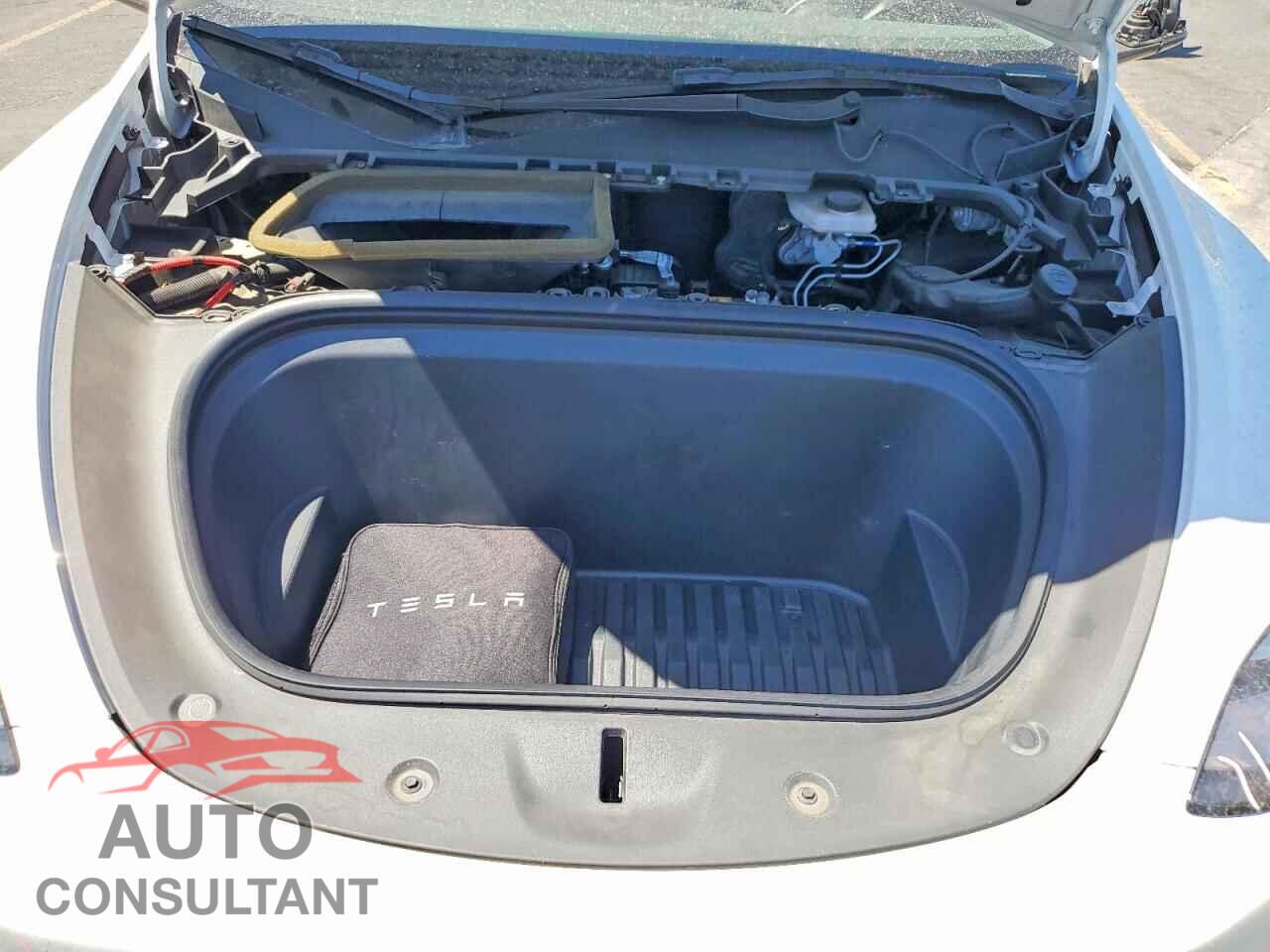 TESLA MODEL Y 2021 - 5YJYGDEE4MF199376