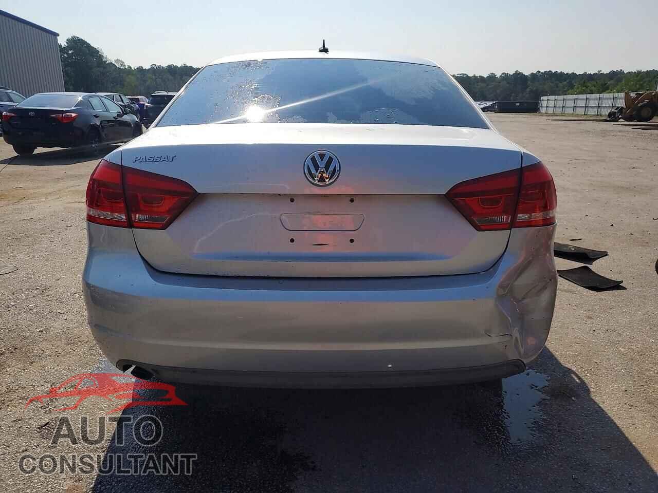 VOLKSWAGEN PASSAT 2013 - 1VWAP7A33DC031892