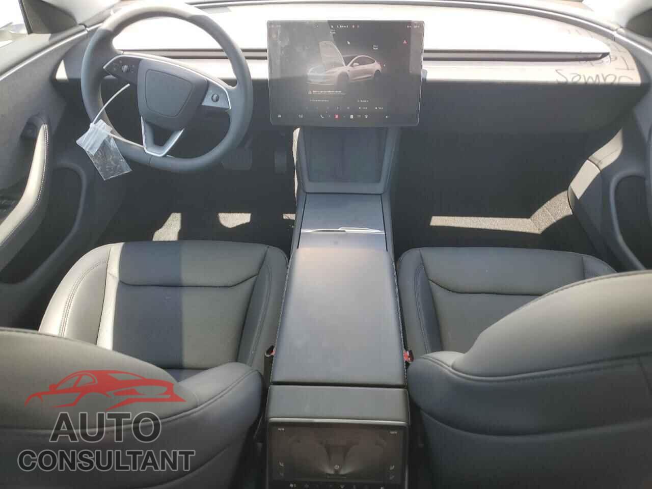 TESLA MODEL 3 2025 - 5YJ3E1EA8SF020202