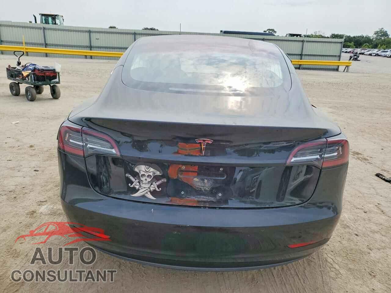 TESLA MODEL 3 2018 - 5YJ3E1EA2JF053839