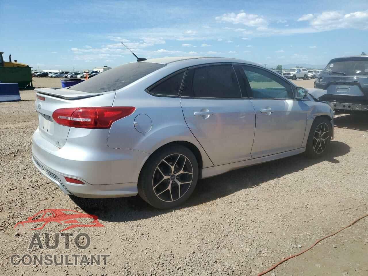 FORD FOCUS 2015 - 1FADP3FE5FL324866
