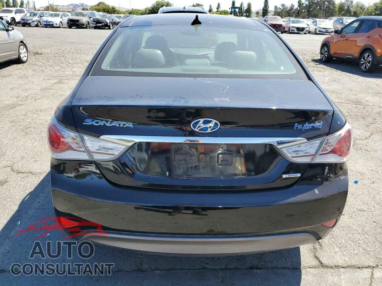 HYUNDAI SONATA 2013 - KMHEC4A41DA076747