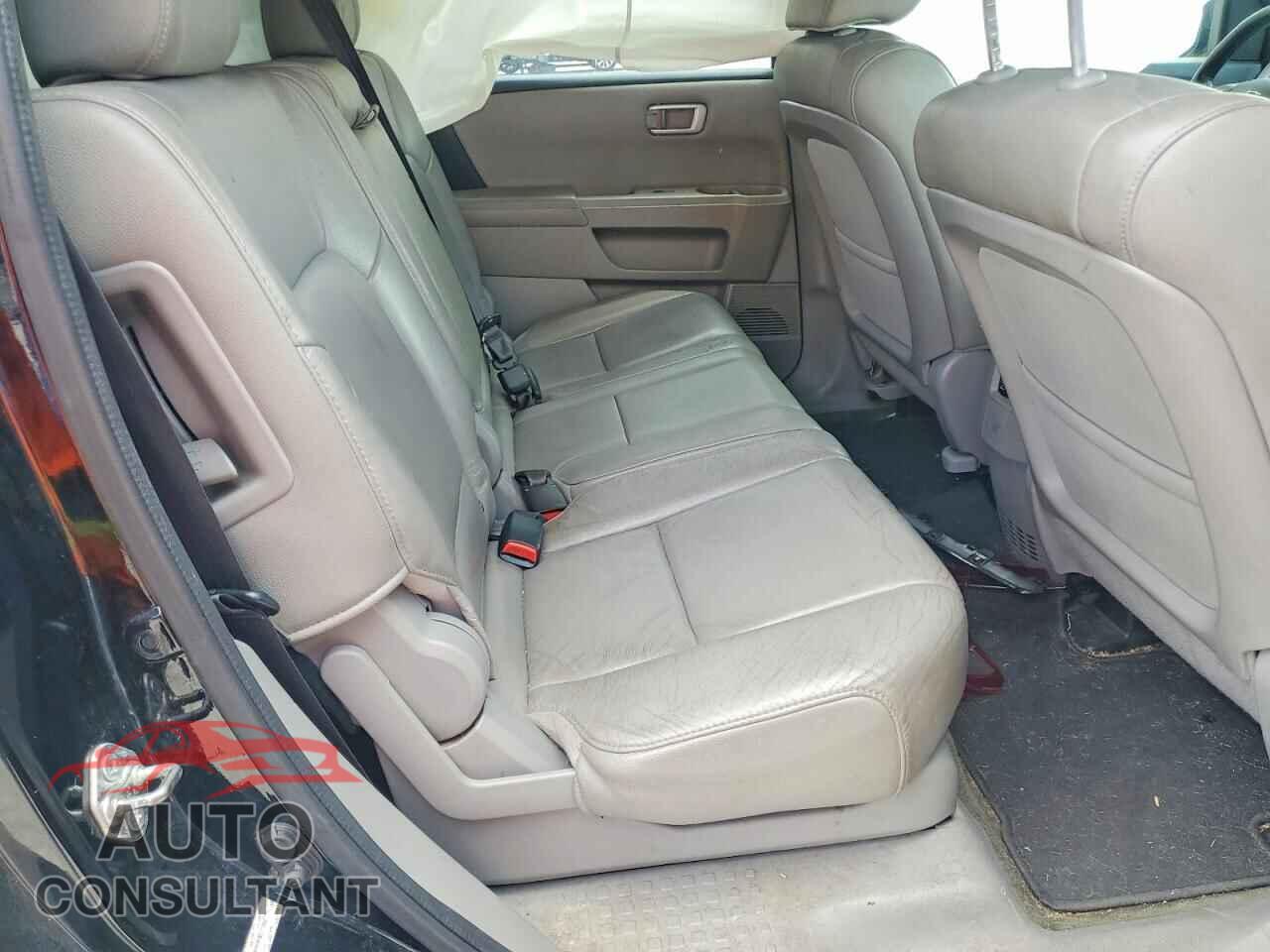 HONDA PILOT 2015 - 5FNYF4H59FB077369