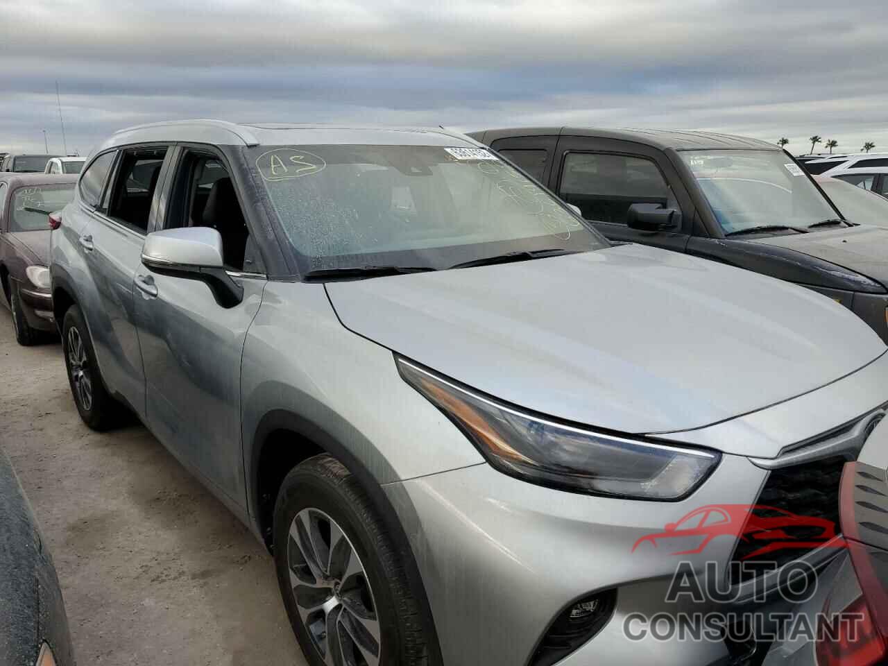 TOYOTA HIGHLANDER 2022 - 5TDGZRAH8NS541119