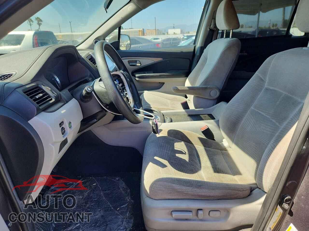 HONDA PILOT 2018 - 5FNYF5H33JB020114
