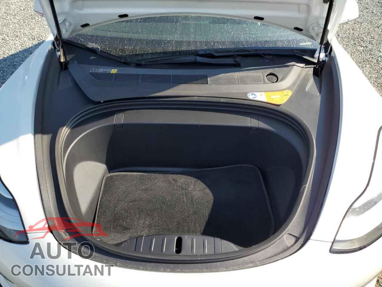 TESLA MODEL 3 2018 - 5YJ3E1EA0JF015820