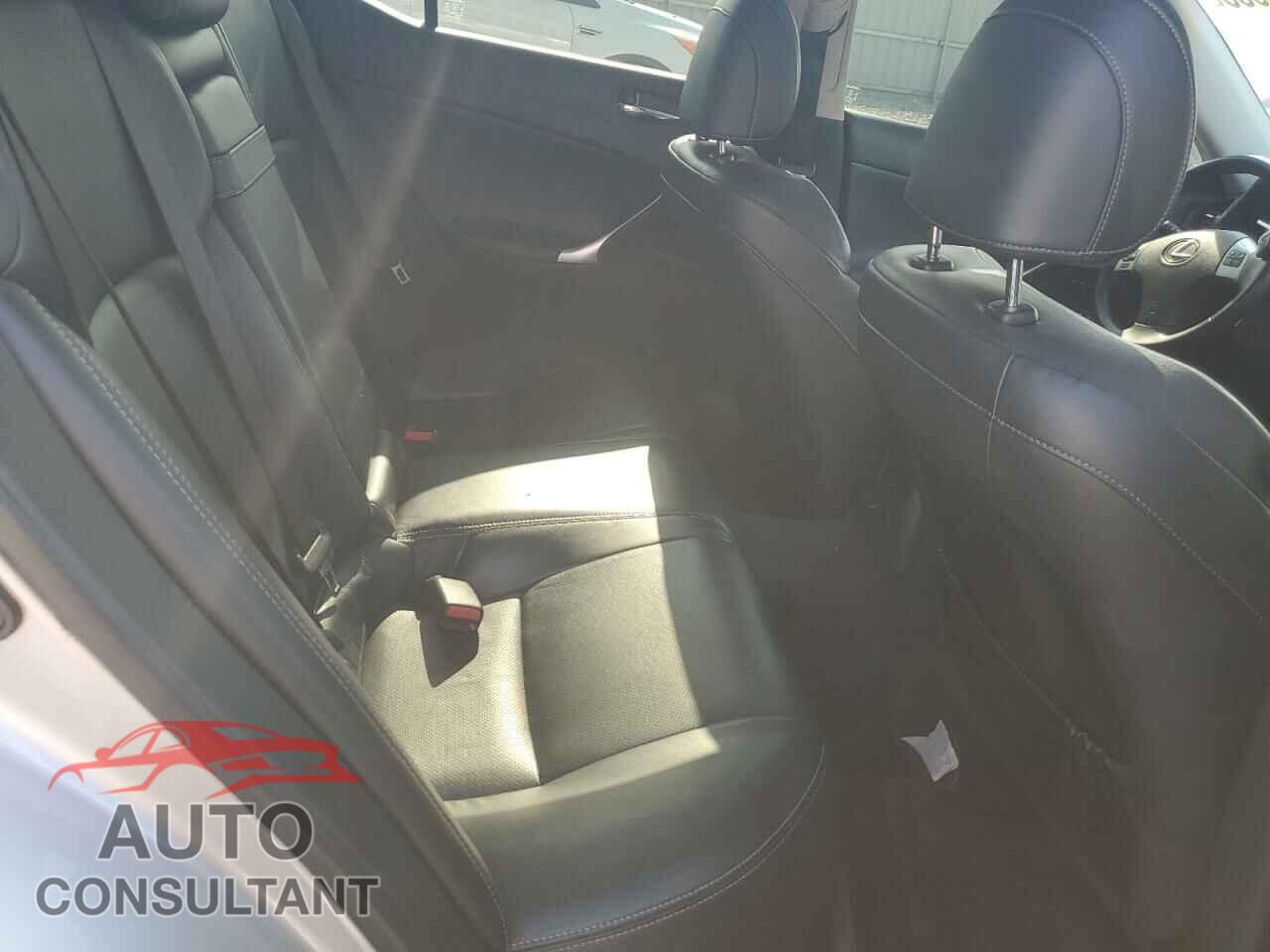LEXUS IS 2011 - JTHCE5C28B5000339