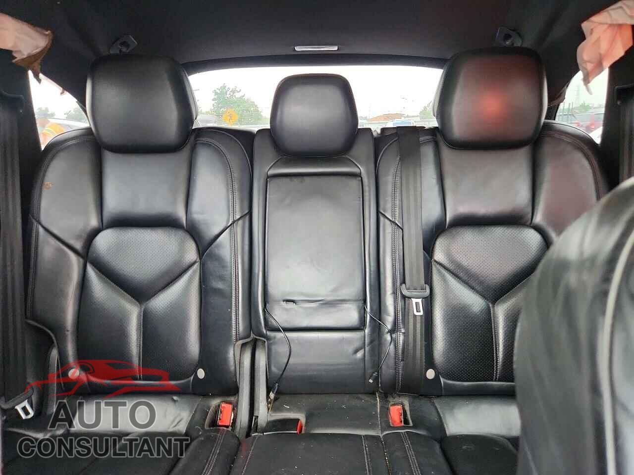 PORSCHE CAYENNE 2016 - WP1AA2A21GLA10962