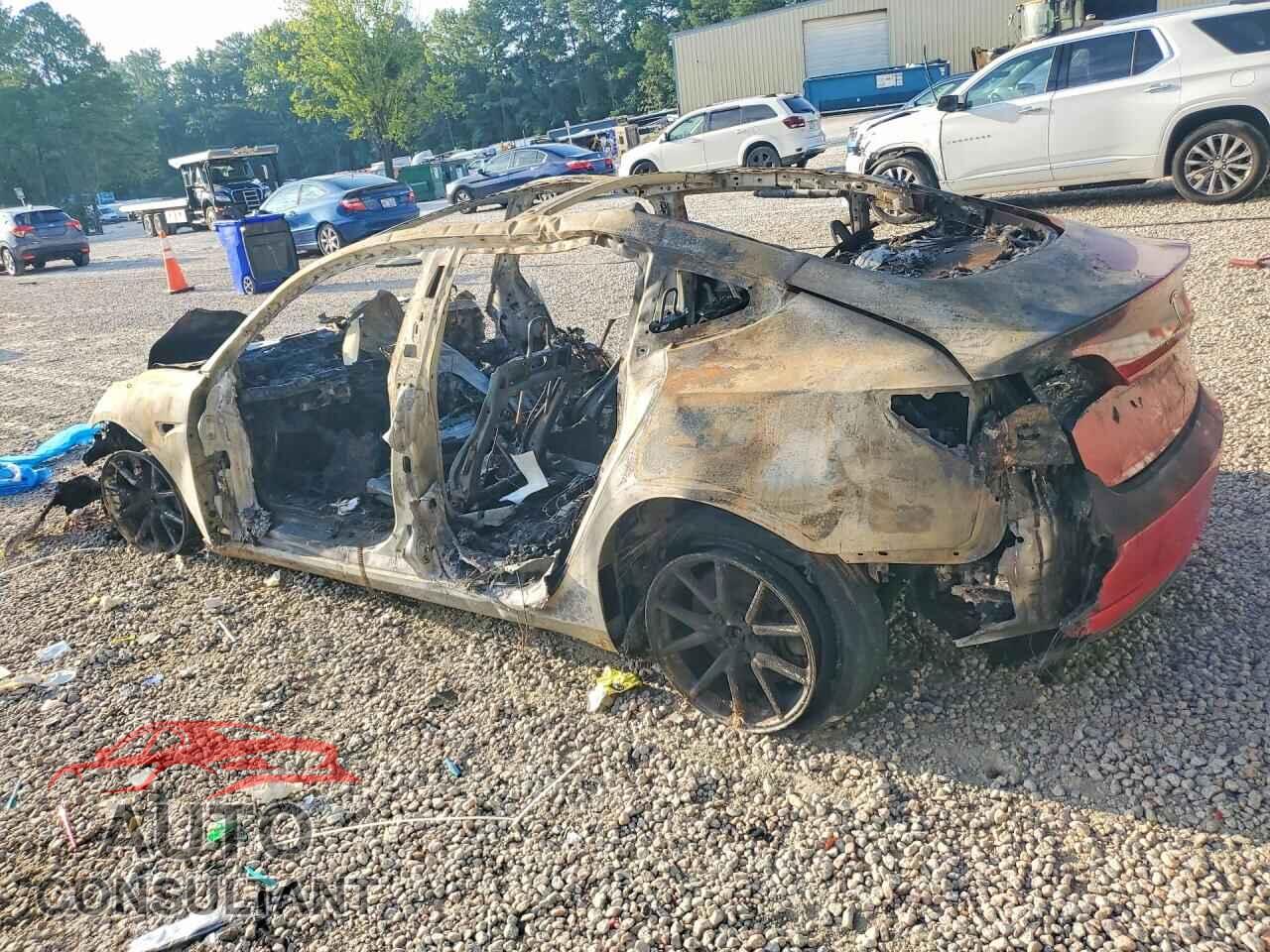 TESLA MODEL 3 2018 - 5YJ3E1EA5JF042334