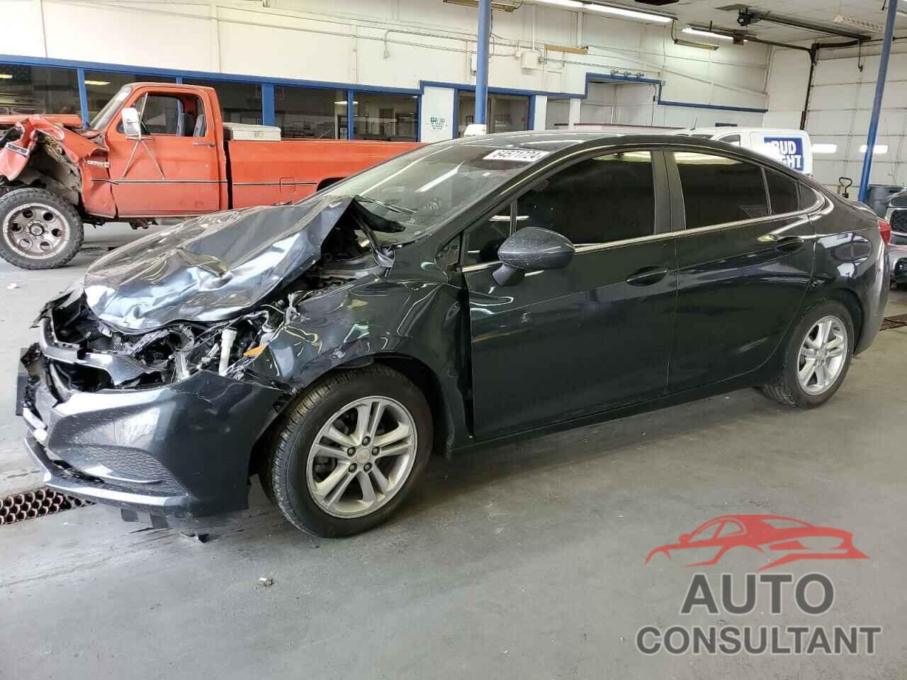 CHEVROLET CRUZE 2018 - 1G1BE5SM8J7110187