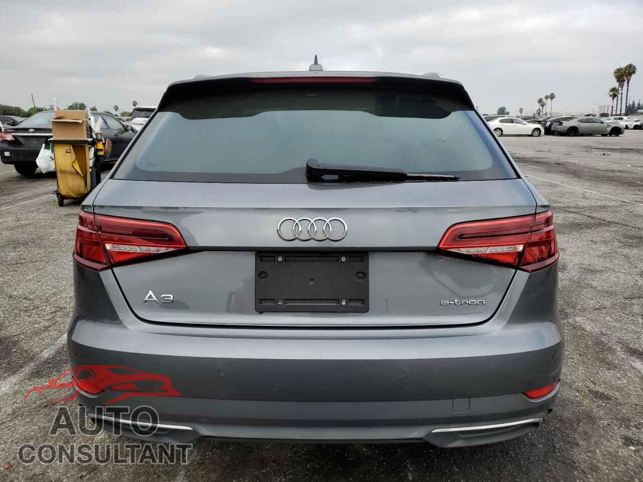 AUDI A3 2017 - WAUTPBFF4HA074668