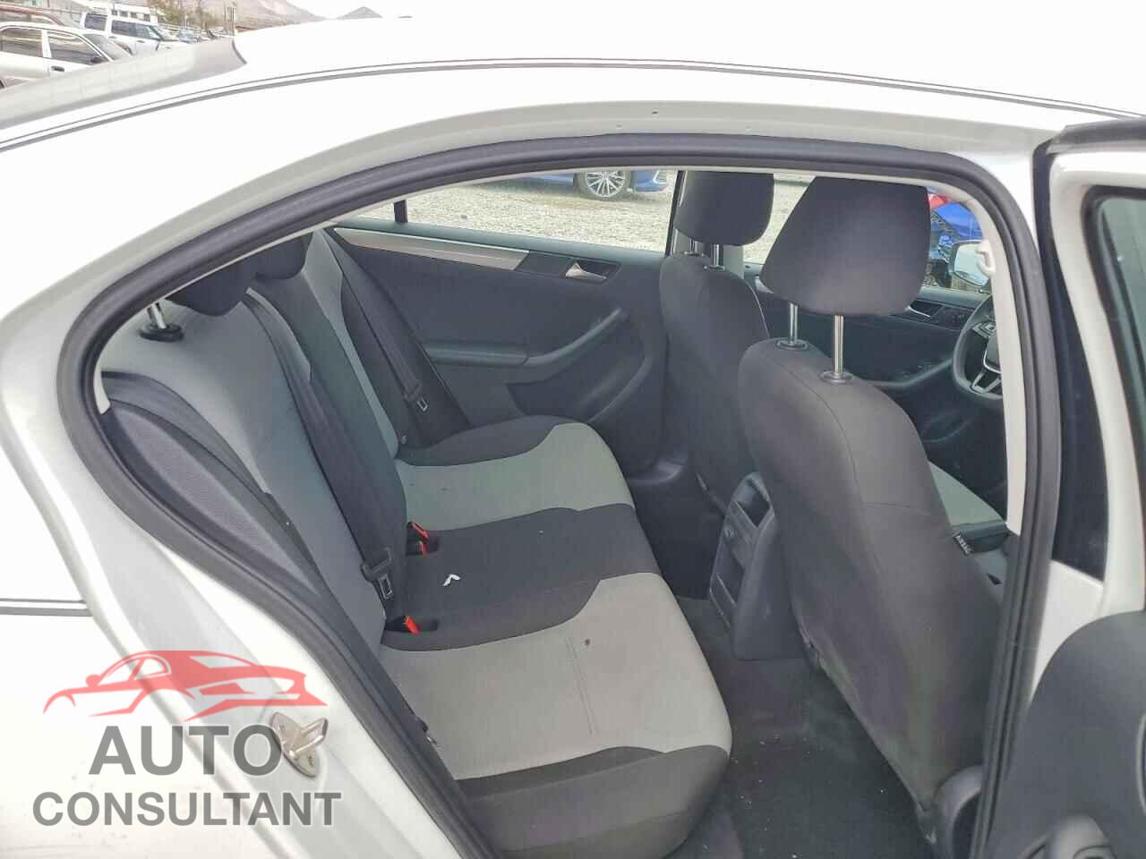 VOLKSWAGEN JETTA 2017 - 3VW2B7AJ5HM214667