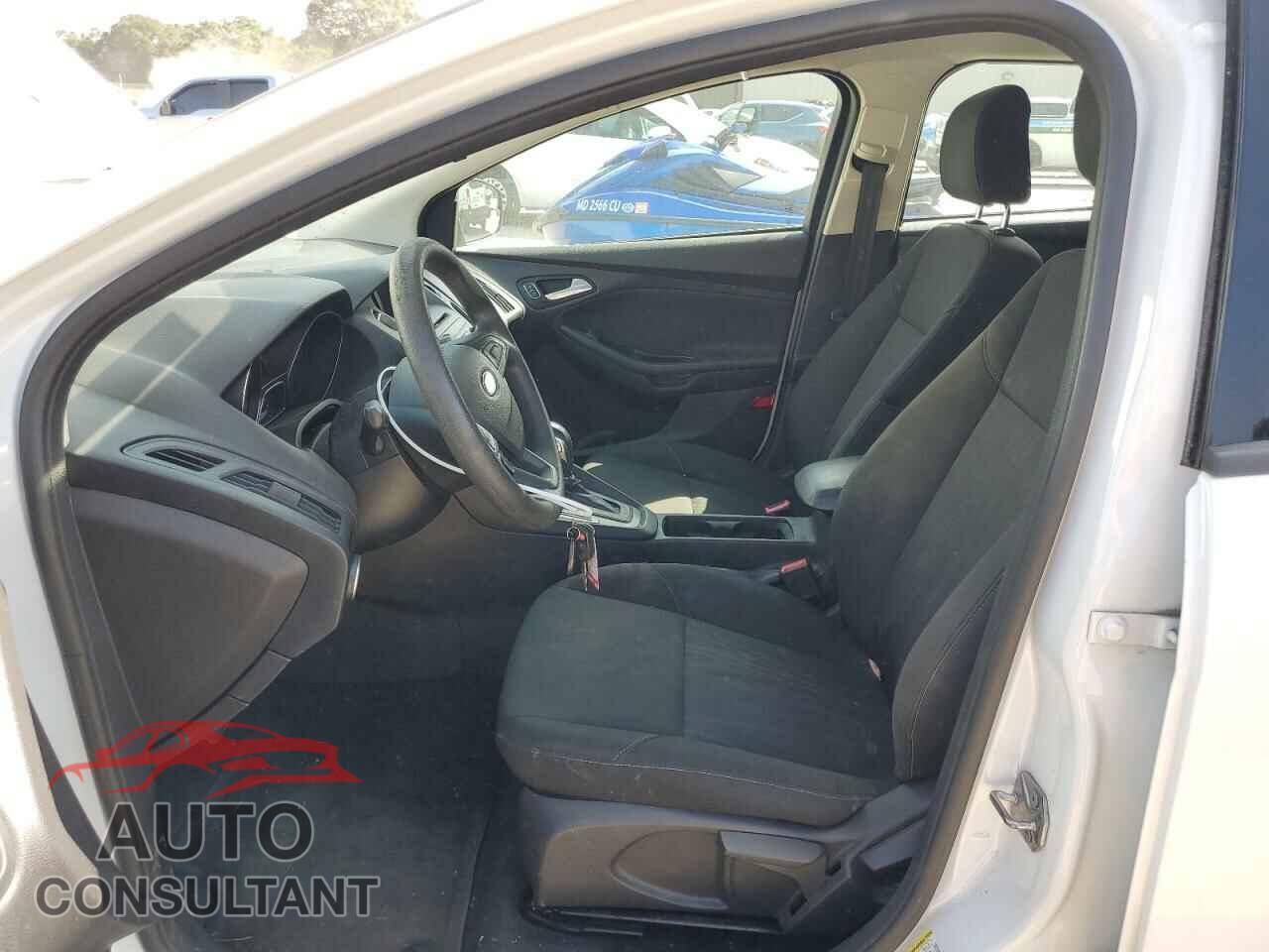 FORD FOCUS 2015 - 1FADP3K25FL214069