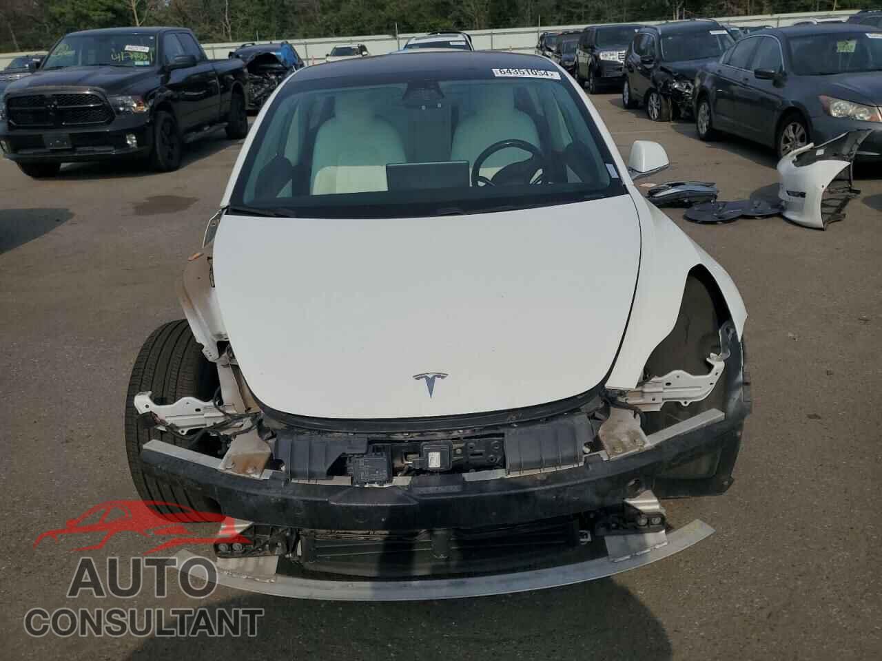 TESLA MODEL 3 2018 - 5YJ3E1EB8JF100073