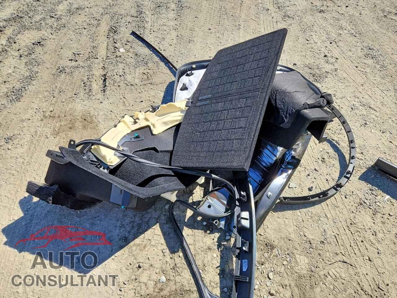 TESLA MODEL Y 2023 - 7SAYGDEE3PF676547