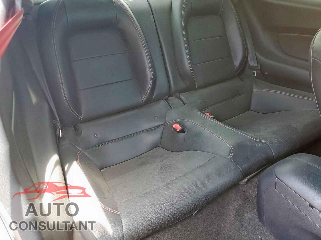 FORD MUSTANG 2018 - 1FA6P8CF4J5184275
