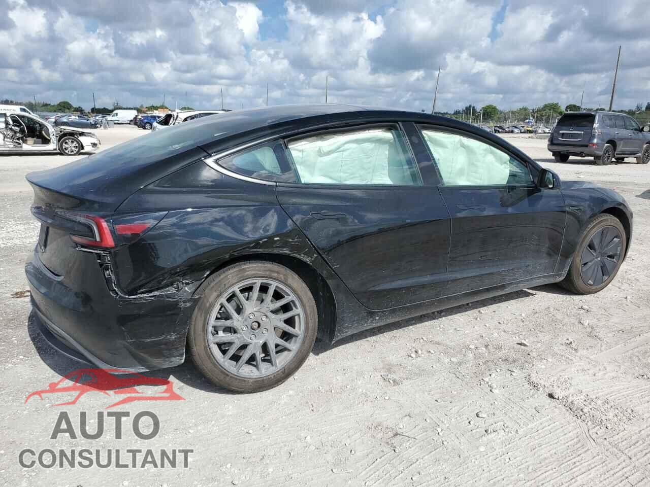 TESLA MODEL 3 2025 - 5YJ3E1EA8SF895330