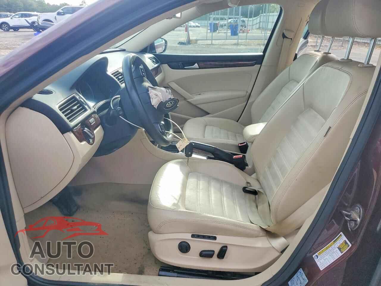 VOLKSWAGEN PASSAT 2012 - 1VWCP7A32CC038291