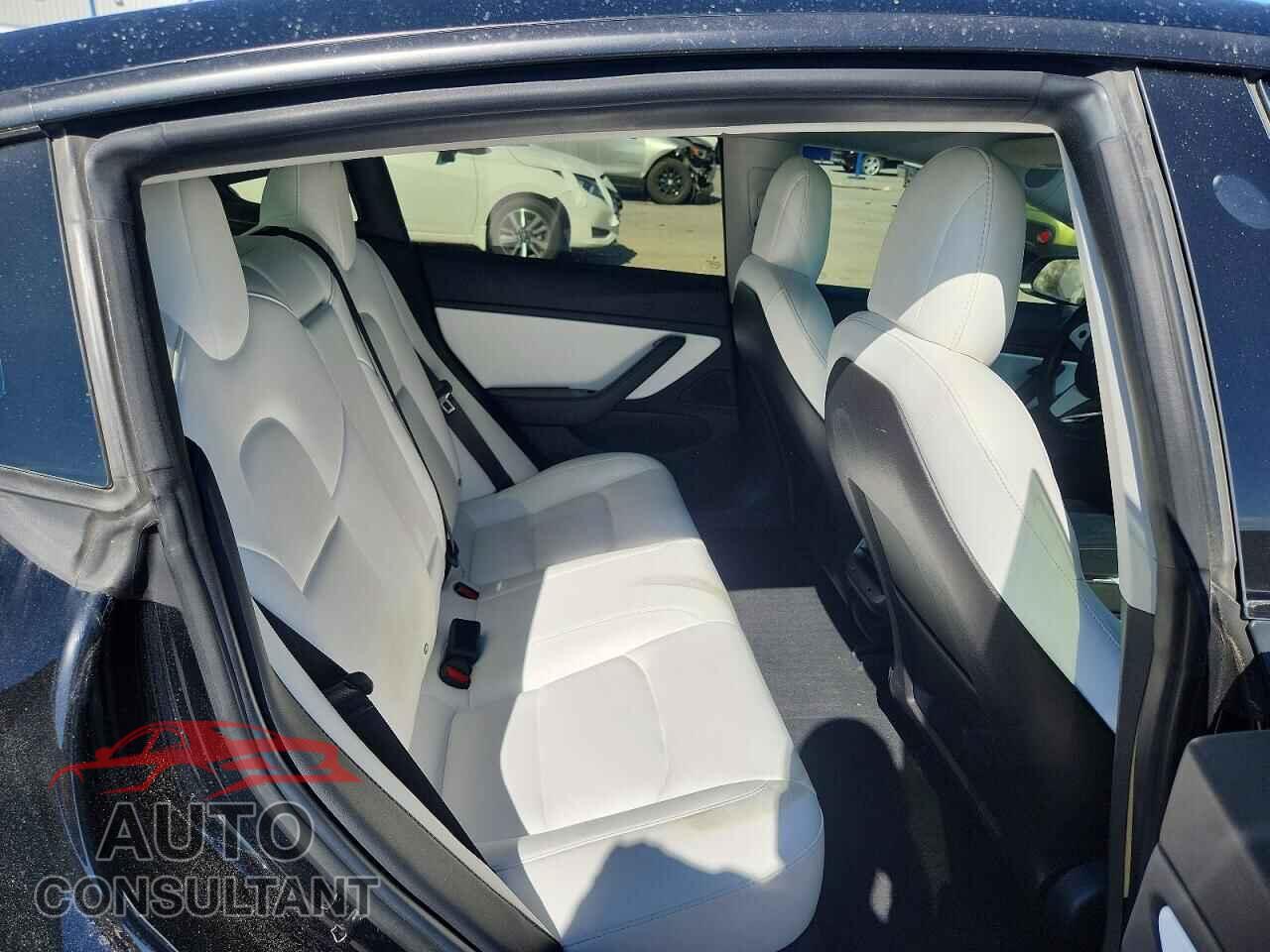TESLA MODEL 3 2018 - 5YJ3E1EB4JF095986