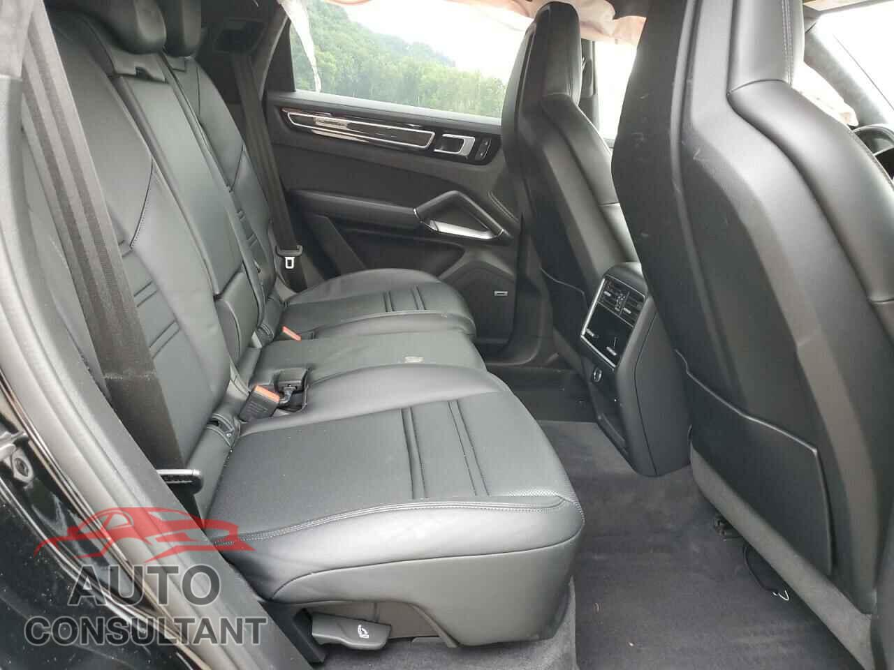 PORSCHE CAYENNE 2022 - WP1AF2AY6NDA44196