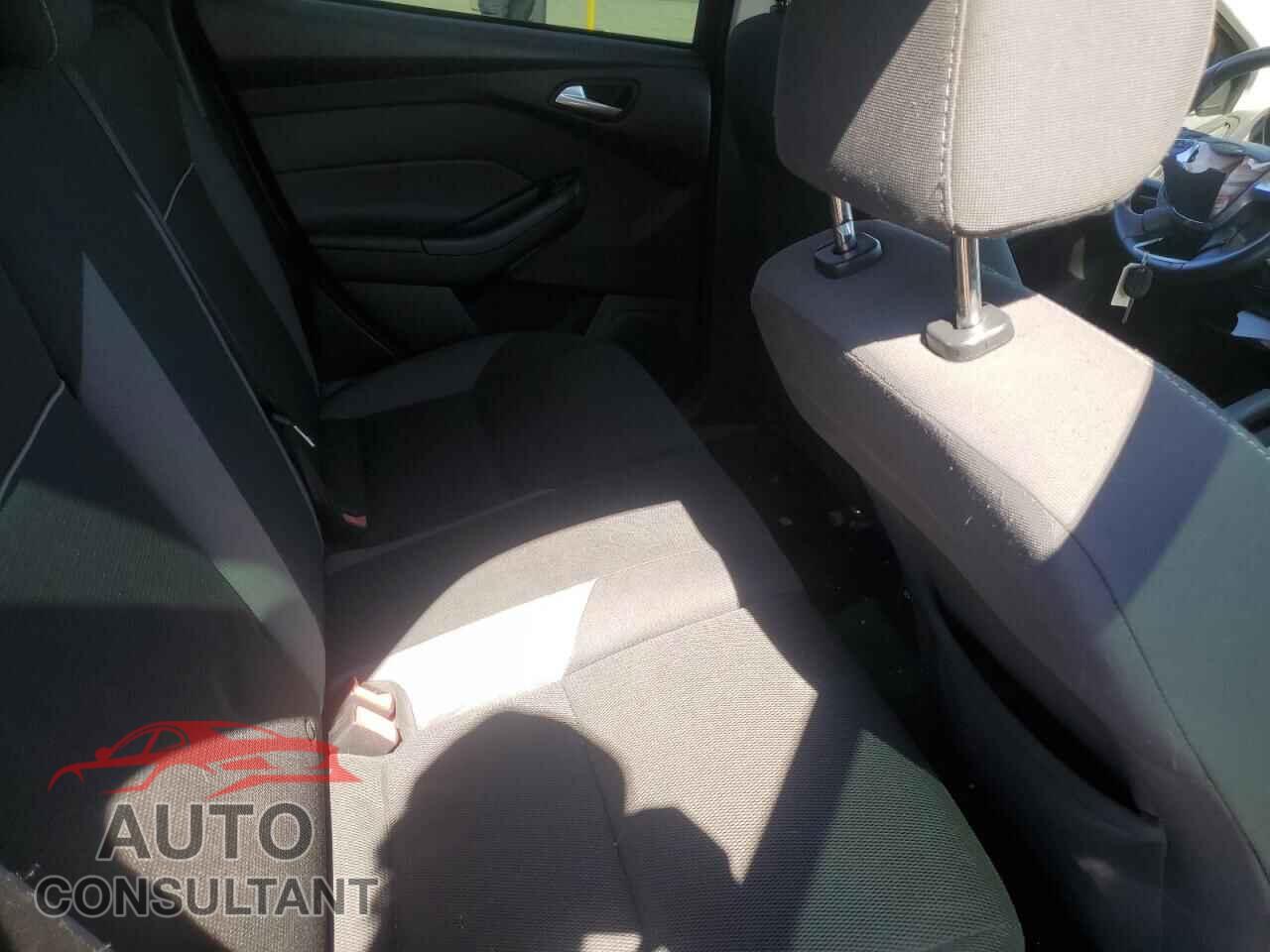 FORD FOCUS 2014 - 1FADP3K21EL342064