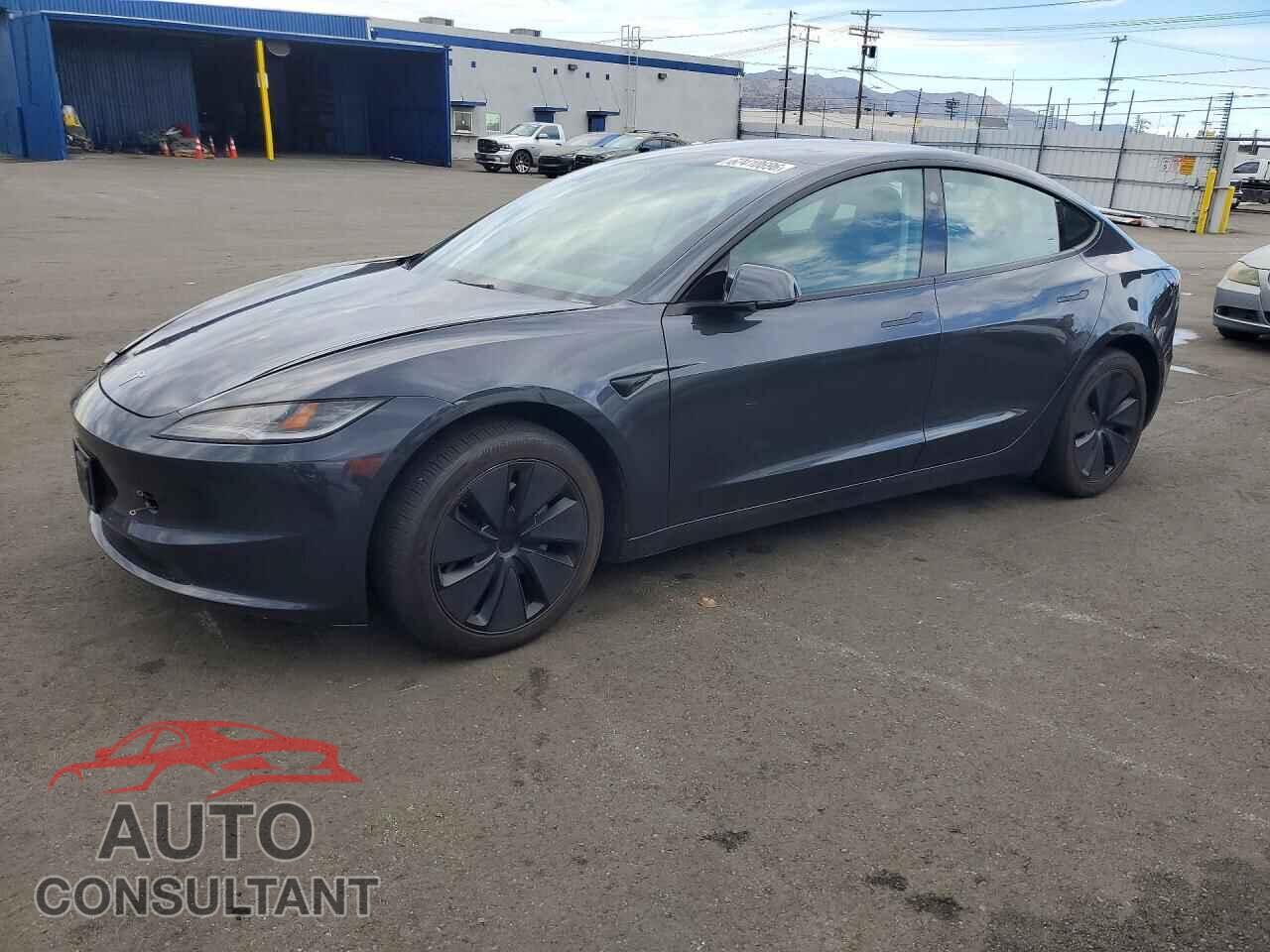 TESLA MODEL 3 2024 - 5YJ3E1EA3RF744843