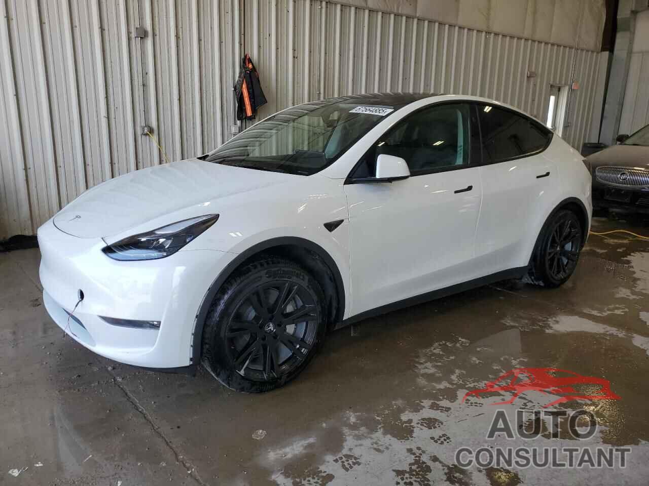 TESLA MODEL Y 2023 - 7SAYGAEEXPF829729