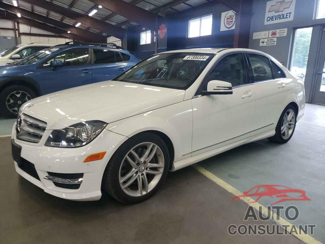 MERCEDES-BENZ C-CLASS 2013 - WDDGF8AB1DR272155