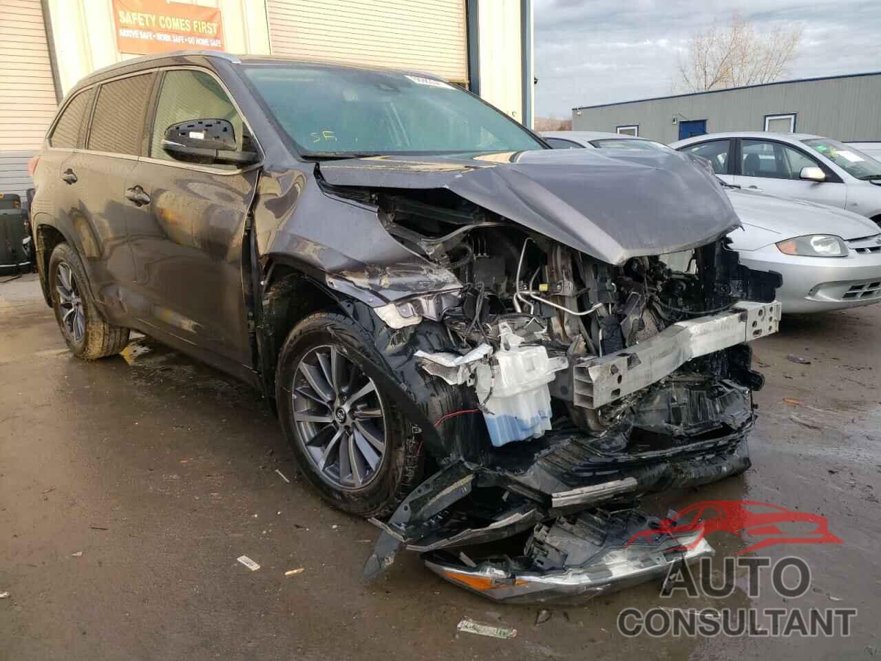 TOYOTA HIGHLANDER 2019 - 5TDJZRFH2KS578192