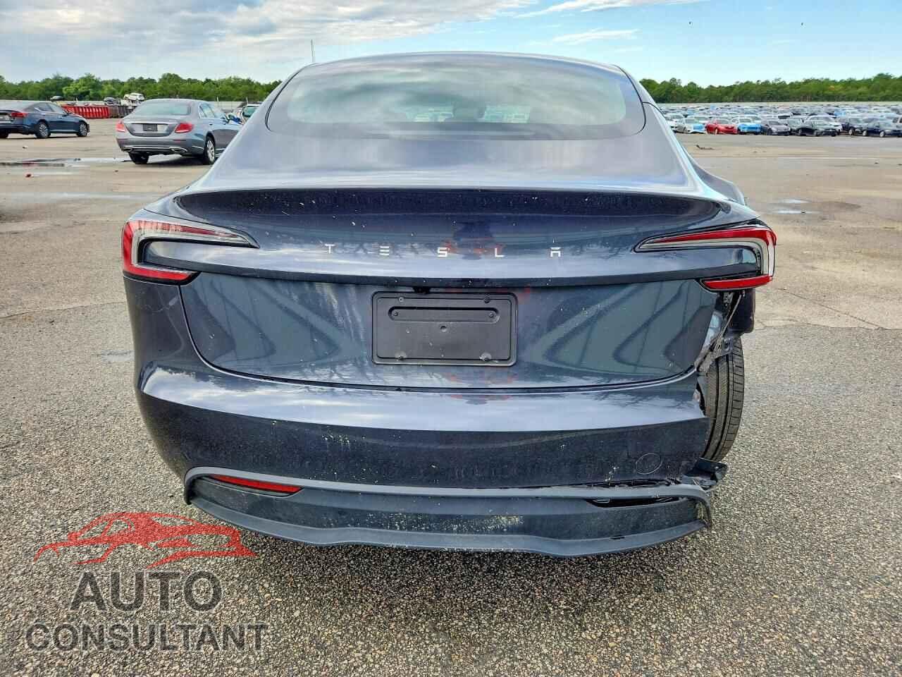 TESLA MODEL 3 2025 - 5YJ3E1EA0SF884323