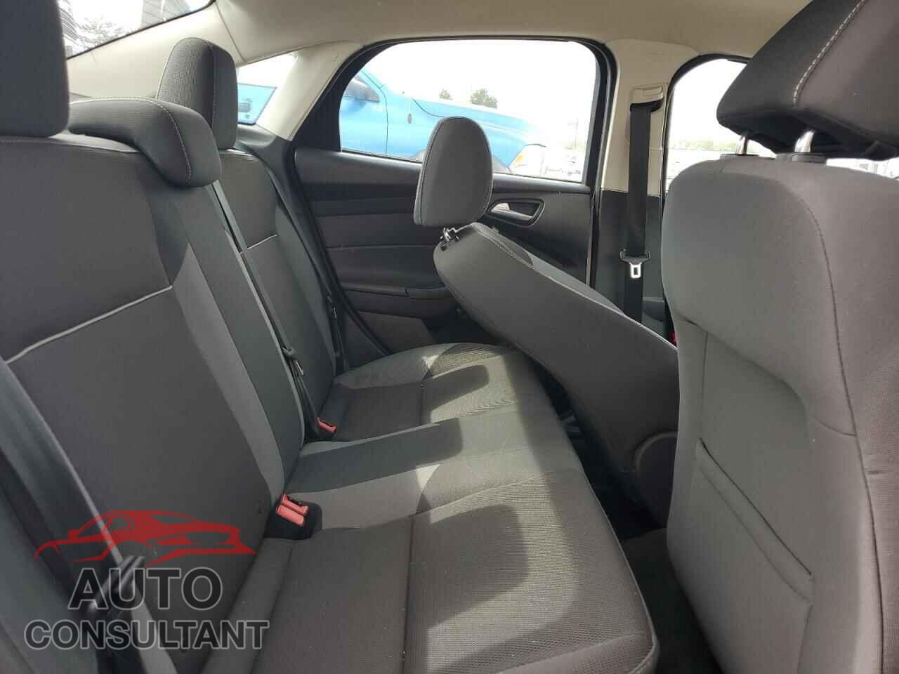 FORD FOCUS 2014 - 1FADP3F2XEL148336