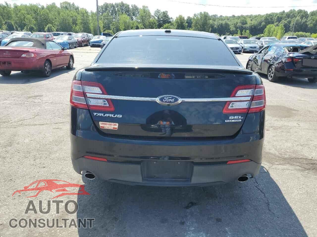 FORD TAURUS 2017 - 1FAHP2E82HG132016